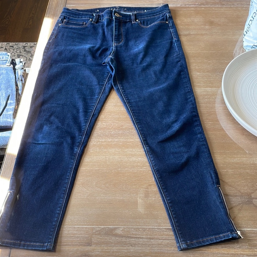 White House Black Market size 8 crop begging